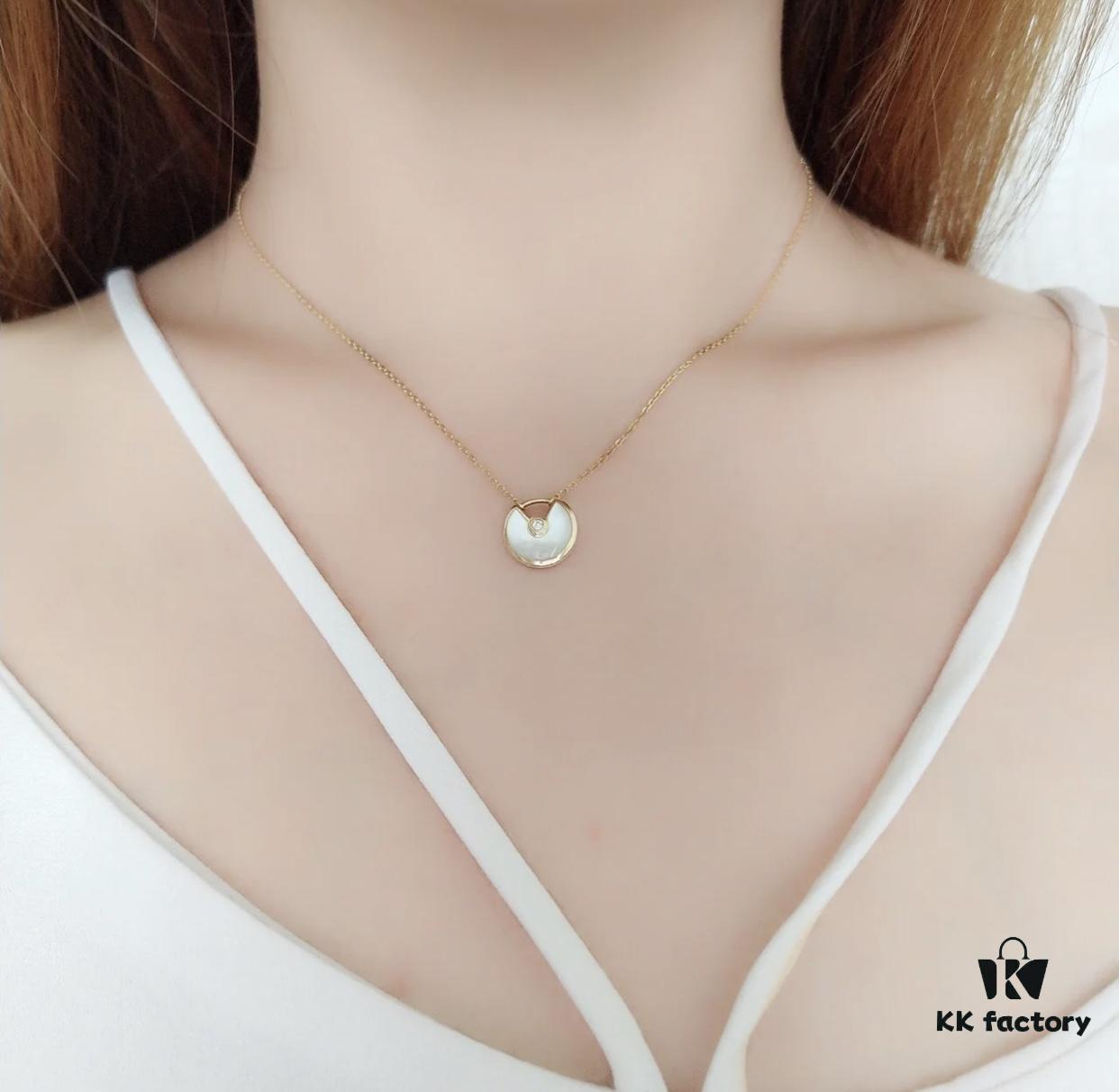 692fd3a599f2d84055c8a3f5 Classic Internet-Famous Style Adored by Celebrities and Influencers