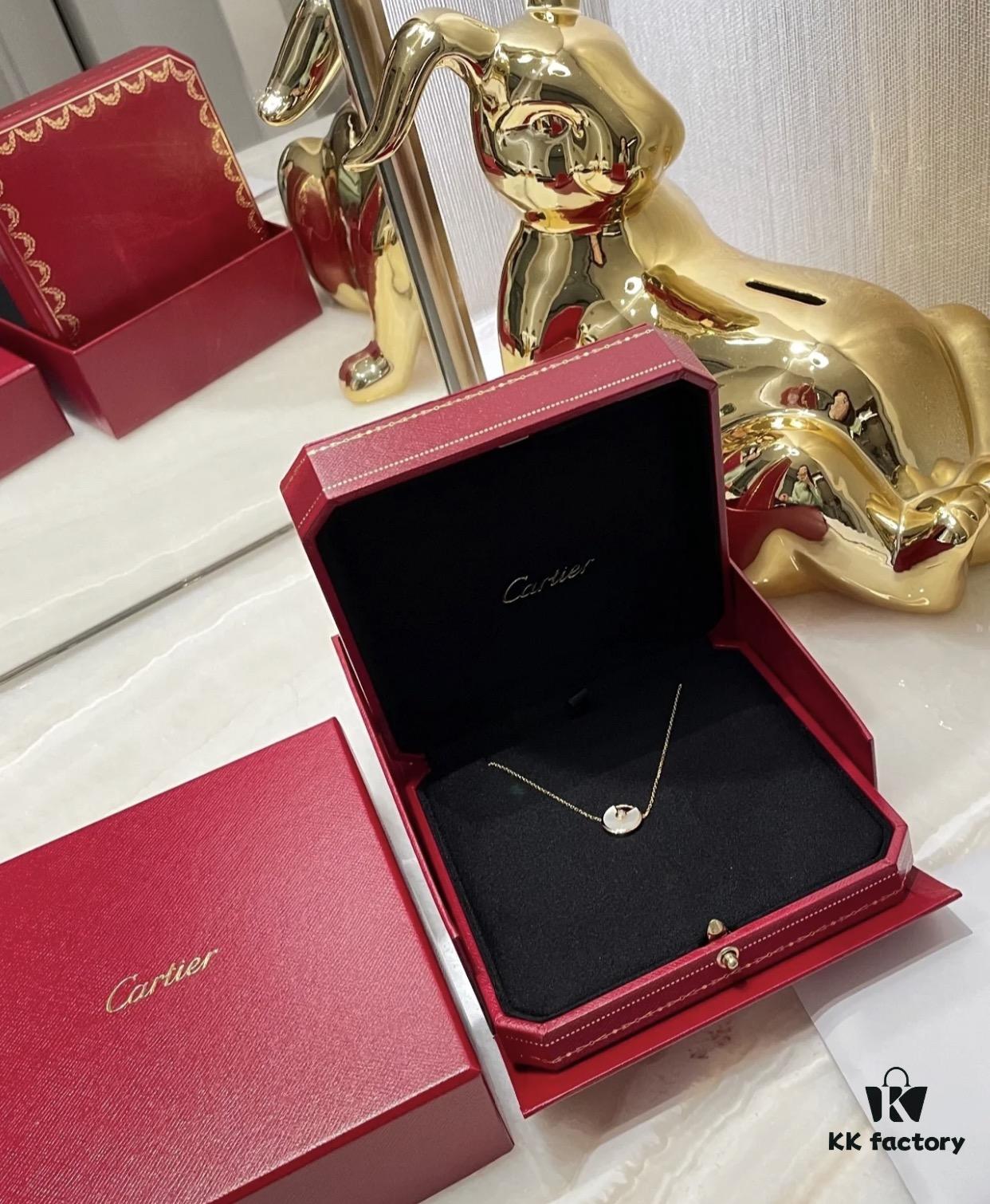692fd3a799f2d84055c8a3f6 Two colors arranged today, red represents health, white represents protection, a destined connection at first sight, with each piece carrying such beautiful meaning. Owning it is like possessing supernatural magic, ensuring you won't want to take it off once worn.