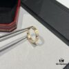So beautiful! Slim-fit eternity ring, every detail exudes sophistication.