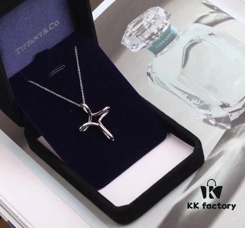 692fd55699f2d84055c8a6a1 Tiffany & Co. Newly Released Cross Necklace, 925 Silver with 18K Gold Plating, Exquisitely Crafted, Beautiful, Elegant, and Versatile