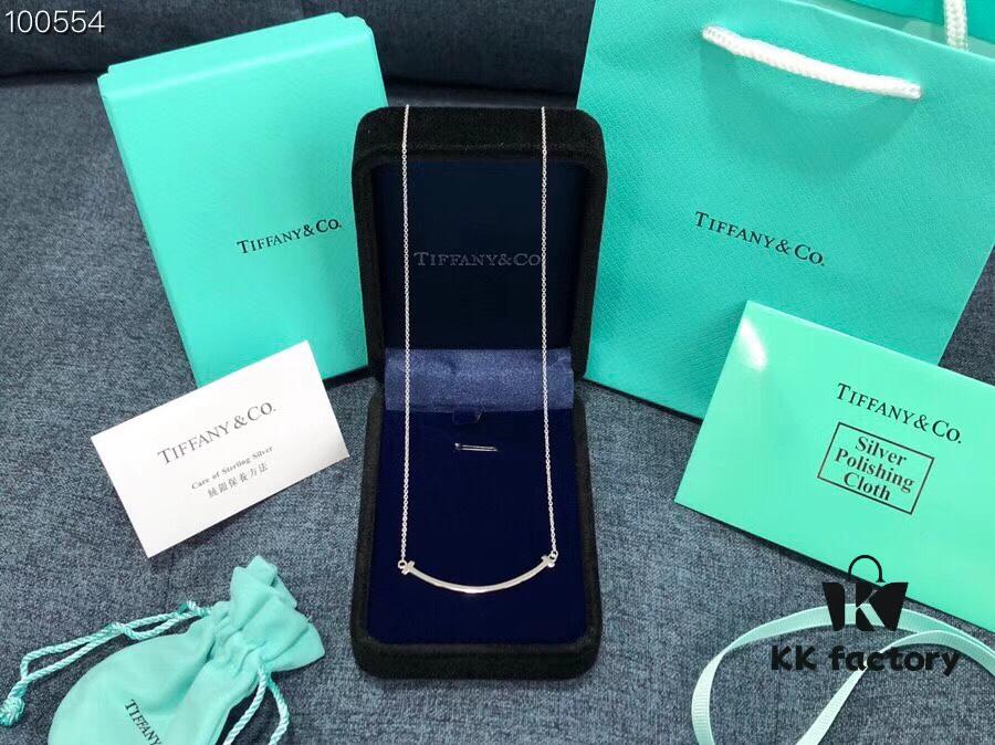 692fd55e99f2d84055c8a6b5 Tiffany & Co. Smile Pendant Necklace in Sterling Silver, No Diamonds, 925 Silver
