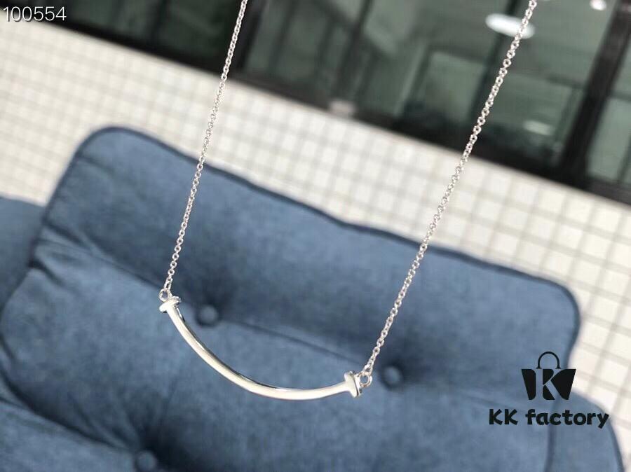 692fd55f99f2d84055c8a6b7 Tiffany & Co. Smile Pendant Necklace in Sterling Silver, No Diamonds, 925 Silver