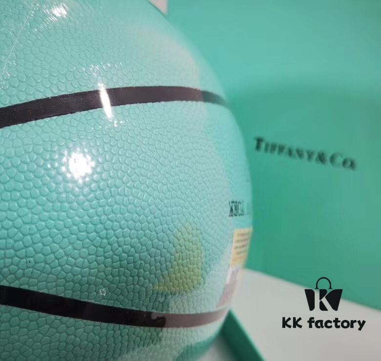 692fd57599f2d84055c8a6f3 Tiffany x Spalding Limited Edition NBA Size 7 Basketball - Luxury Gift Boxed Set