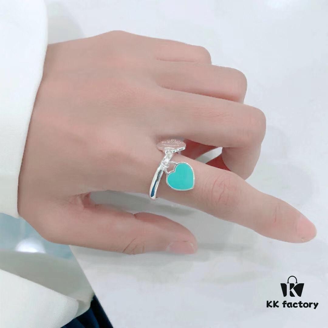 692fd5fa99f2d84055c8a808 Tiffany & Co. Classic Enamel Green Heart Accent Ring 💍
