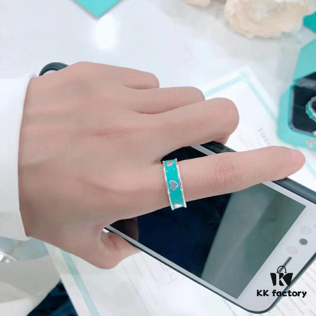 692fd5fd99f2d84055c8a80e Tiffany & Co. Classic Enamel Green Heart Ring in 925 Sterling Silver
