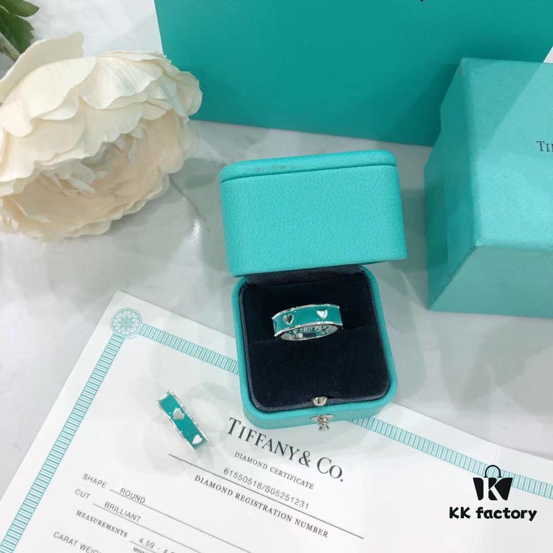 692fd5fd99f2d84055c8a810 Tiffany & Co. Classic Enamel Green Heart Ring in 925 Sterling Silver