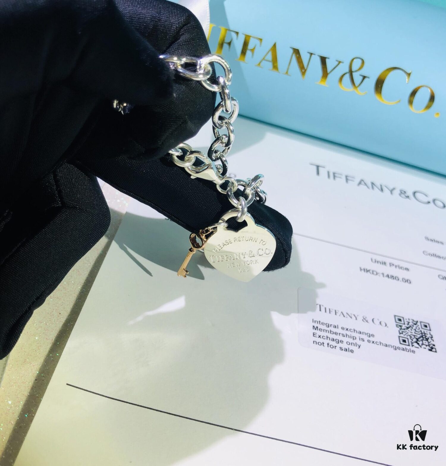 692fd66499f2d84055c8a8e9 Tiffany Heart-shaped Thick Chain Bracelet with Pin Buckle, High-Definition Engraving Inside and Out, Authentic Detailing