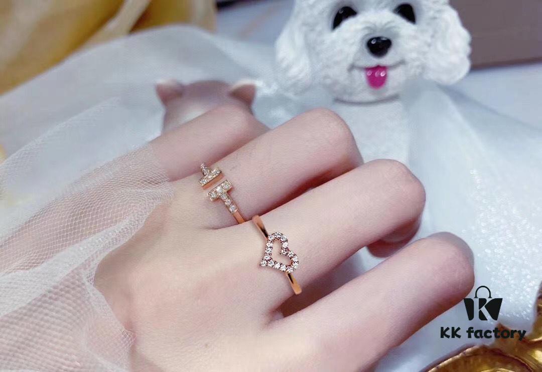 692fd67099f2d84055c8a906 Tiffany & Co. Heart Ring in 925 Sterling Silver, Exquisite and Elegant Design