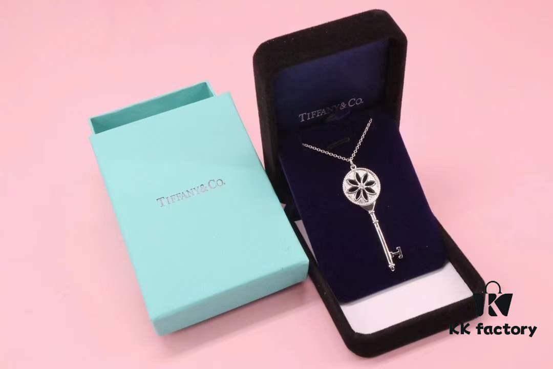 692fd67a99f2d84055c8a928 Tiffany Keys Series Bestselling Key Sweater Chain