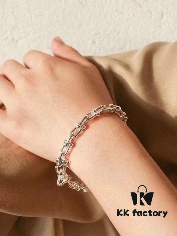 692fd6bf99f2d84055c8a9b5 New Arrival 💗 Horseshoe U-Shaped Necklace and Bracelet Set in 925 Silver, Non-Fading! Tiffany & Co. Style Silver U-Clasp Couple Matching Set
