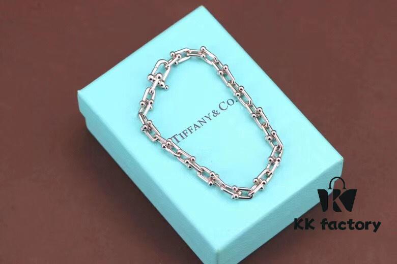 692fd6c099f2d84055c8a9b8 New Arrival 💗 Horseshoe U-Shaped Necklace and Bracelet Set in 925 Silver, Non-Fading! Tiffany & Co. Style Silver U-Clasp Couple Matching Set