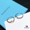 This year's must-have blockbuster ring – Tiffany & Co.'s brand-new T1 half-diamond ring with micro-pavé setting, more three-dimensional and textured than the previous version, exuding a whole new level of beauty in rose gold and white gold.
