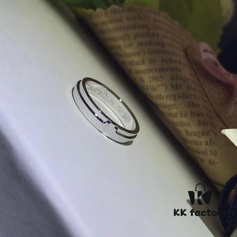 692fd6ee99f2d84055c8aa19 Tiffany Ring