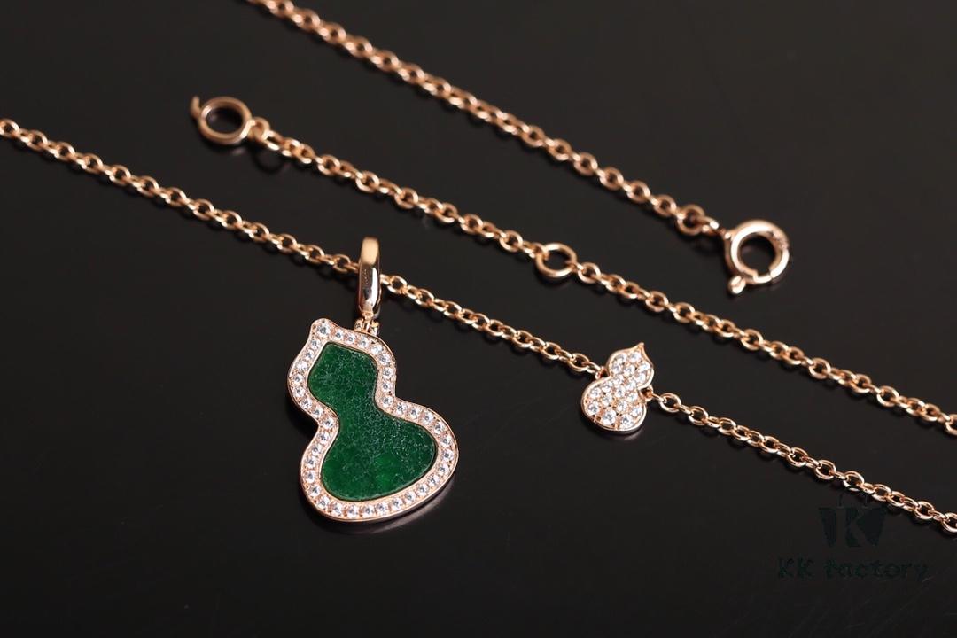 692fd73599f2d84055c8aa99 Qeelin Wulu Jade Double Gourd Necklace