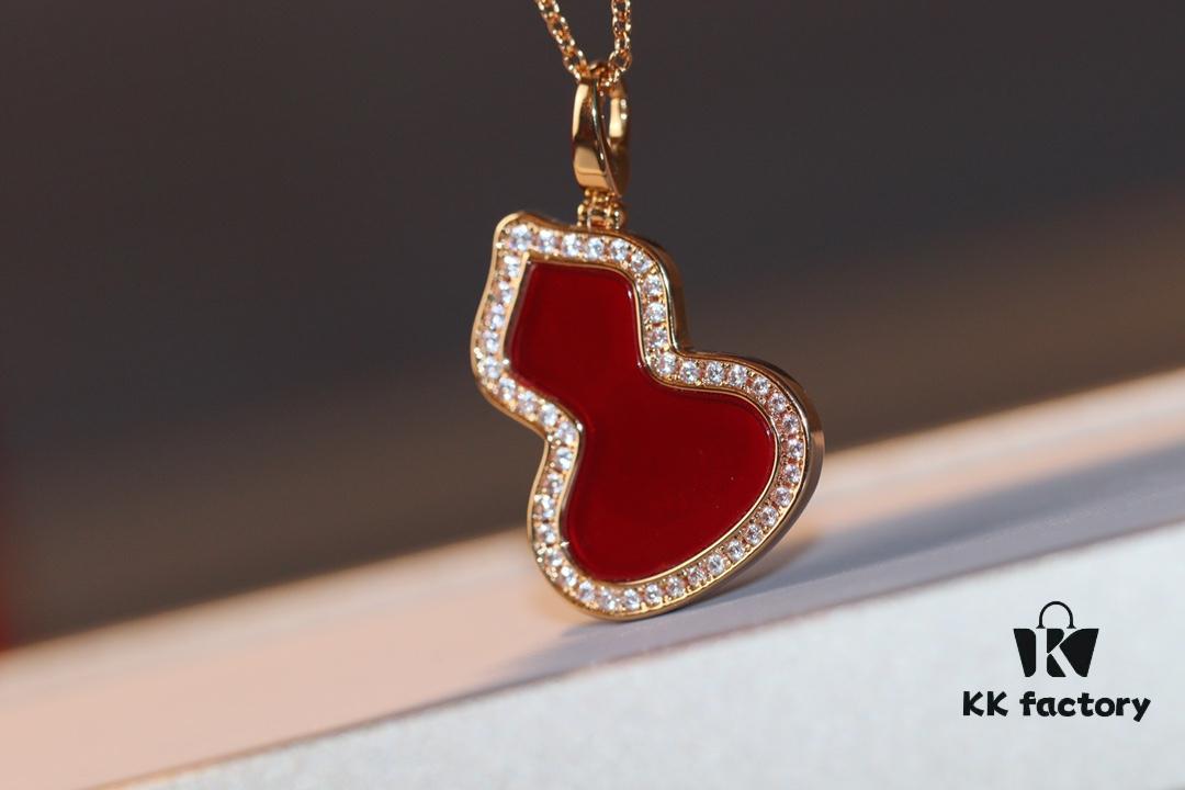 692fd7ab99f2d84055c8ab56 Kirin Gourd Necklace with Detachable Pendant, Natural Carnelian and Jade Options, Diamond-Encrusted Mini Gourd Charm on Chunky Chain