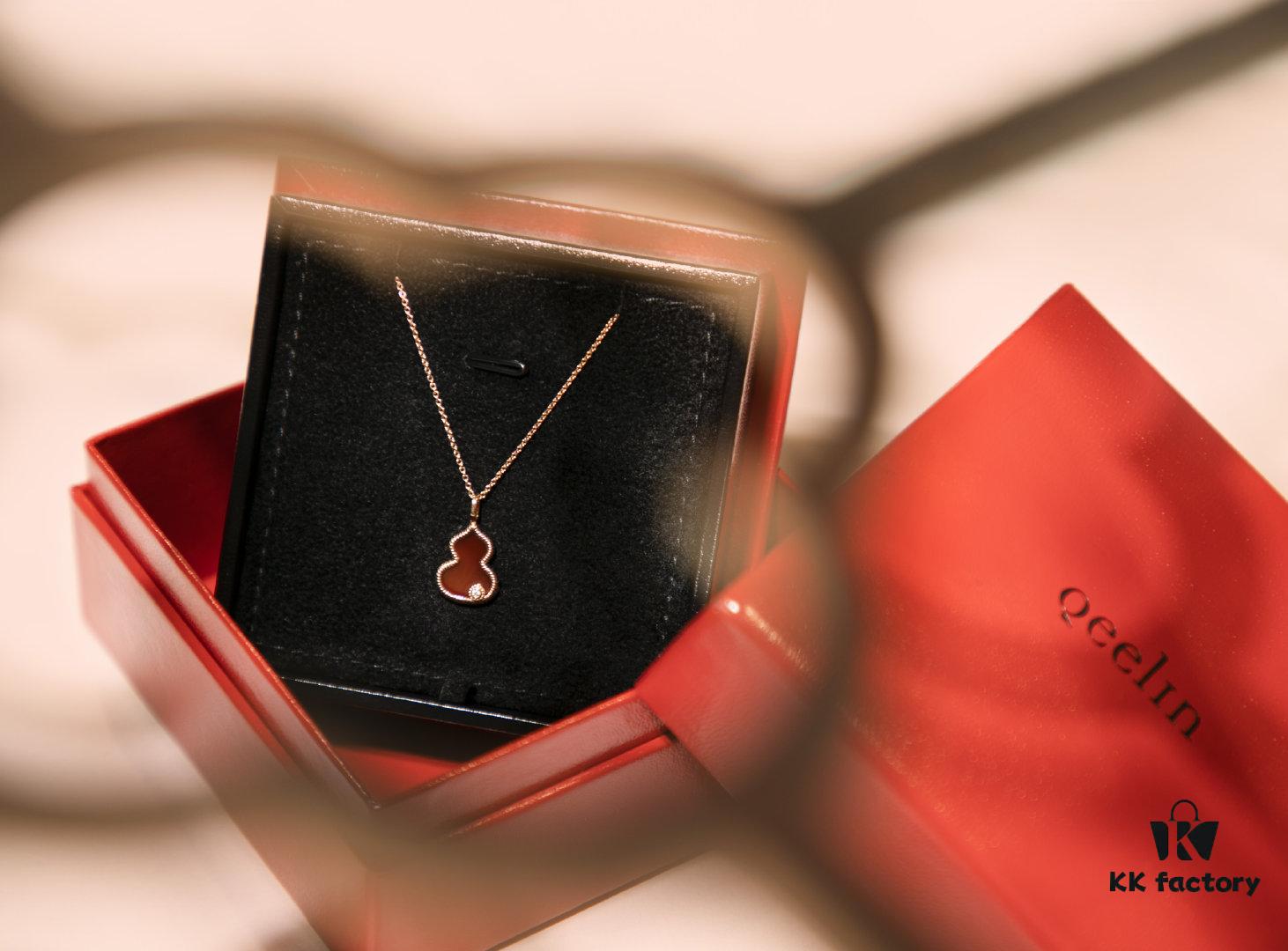 692fd83c99f2d84055c8ac41 Mr. Bao x Qeelin Exclusive Co-Branded Gourd Necklace with Bracelet