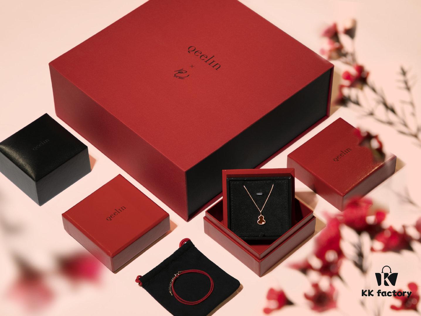 692fd83c99f2d84055c8ac42 Mr. Bao x Qeelin Exclusive Co-Branded Gourd Necklace with Bracelet