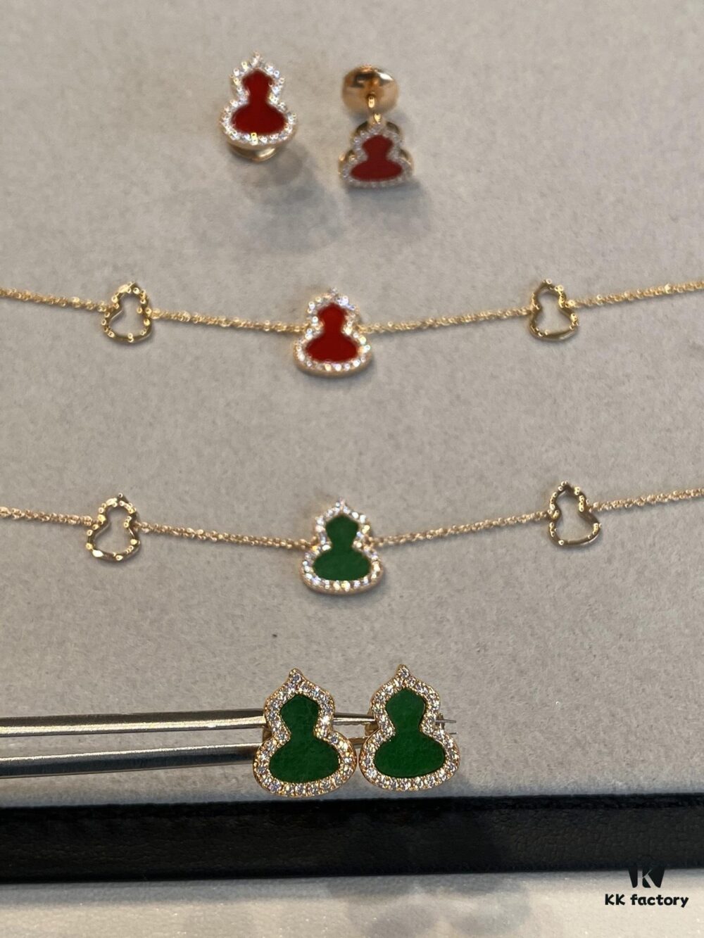 Gourd Pendant for Wealth and Good Fortune, Full V-Gold Plating with Upgraded 0.5 Micron Thick Gold and Palladium, Rose Gold Tone, Natural Stones Including Deep-Sea White Mother-of-Pearl, Red Carnelian, Black Onyx, Green Jade, Bracelet Size 15-18.5cm