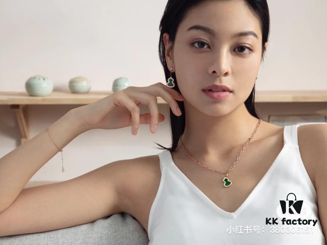 692fd86599f2d84055c8ac90 Qeeli* Kirin Medium Gourd Full Diamond Necklace ✨