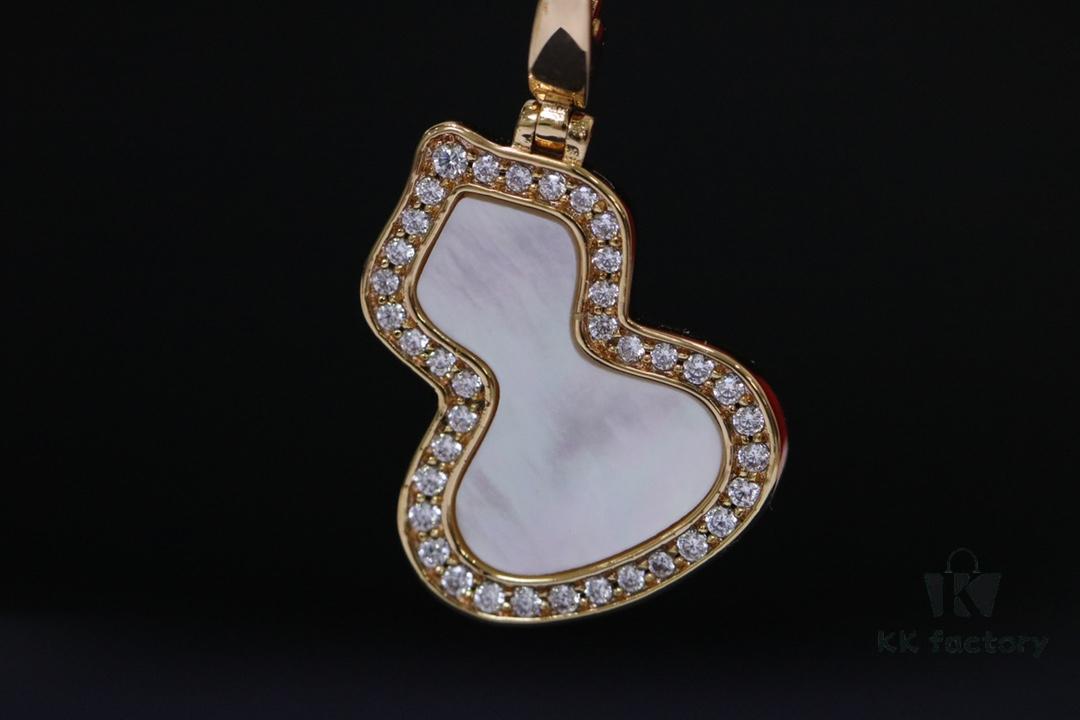692fd86899f2d84055c8ac9c Large Gourd White Mother-of-Pearl Necklace