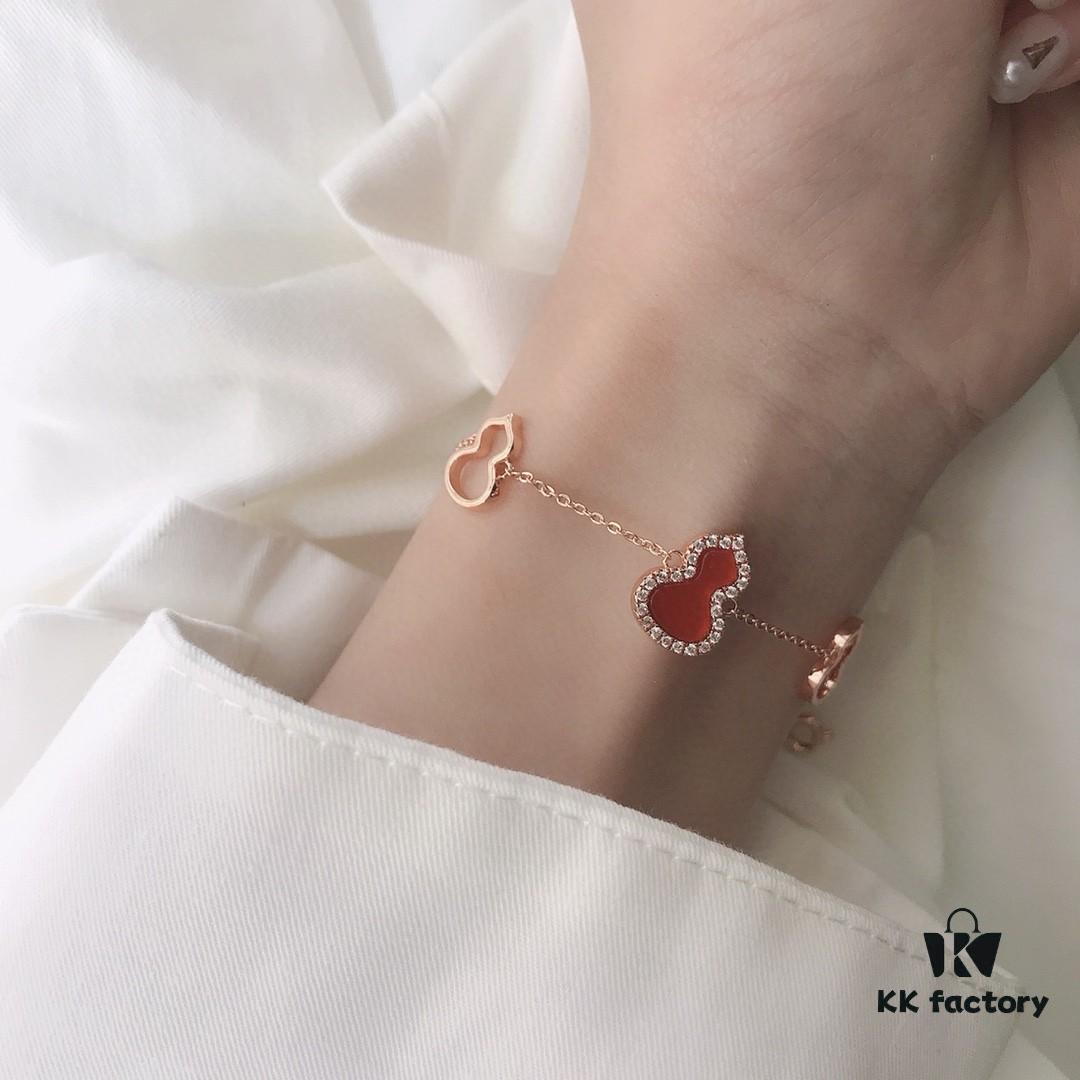 692fd88199f2d84055c8acd1 Kirin Gourd Set: Necklace, Bracelet, and Stud Earrings Available