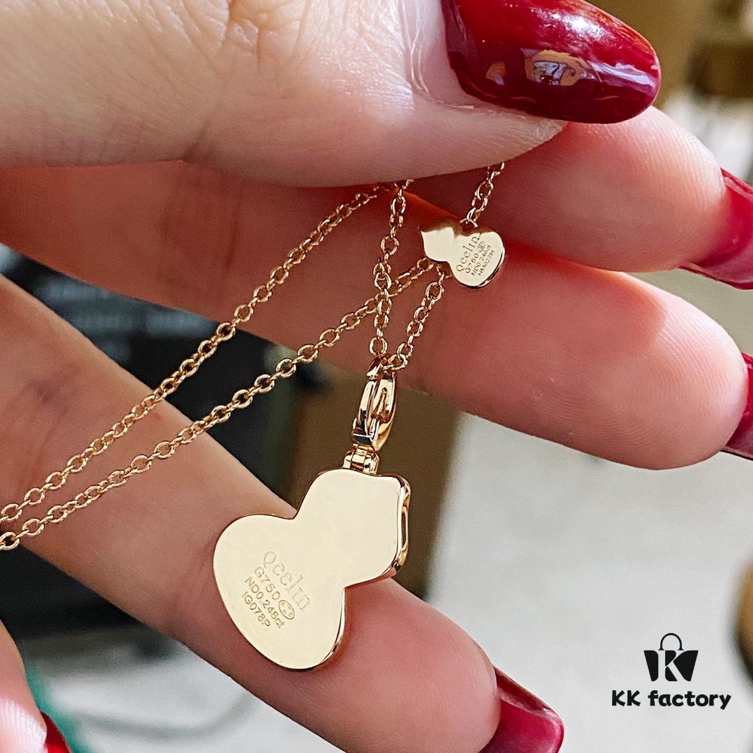 692fd89599f2d84055c8acfb 【V Gold Collection】Qeelin Kylin Hululu Necklace, blending Chinese elements with modern design, featuring natural agate in the iconic Wulu shape, vibrant as red leaves and blooming flowers