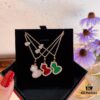 692fd89699f2d84055c8acfd 【V Gold Collection】Qeelin Kylin Hululu Necklace, blending Chinese elements with modern design, featuring natural agate in the iconic Wulu shape, vibrant as red leaves and blooming flowers