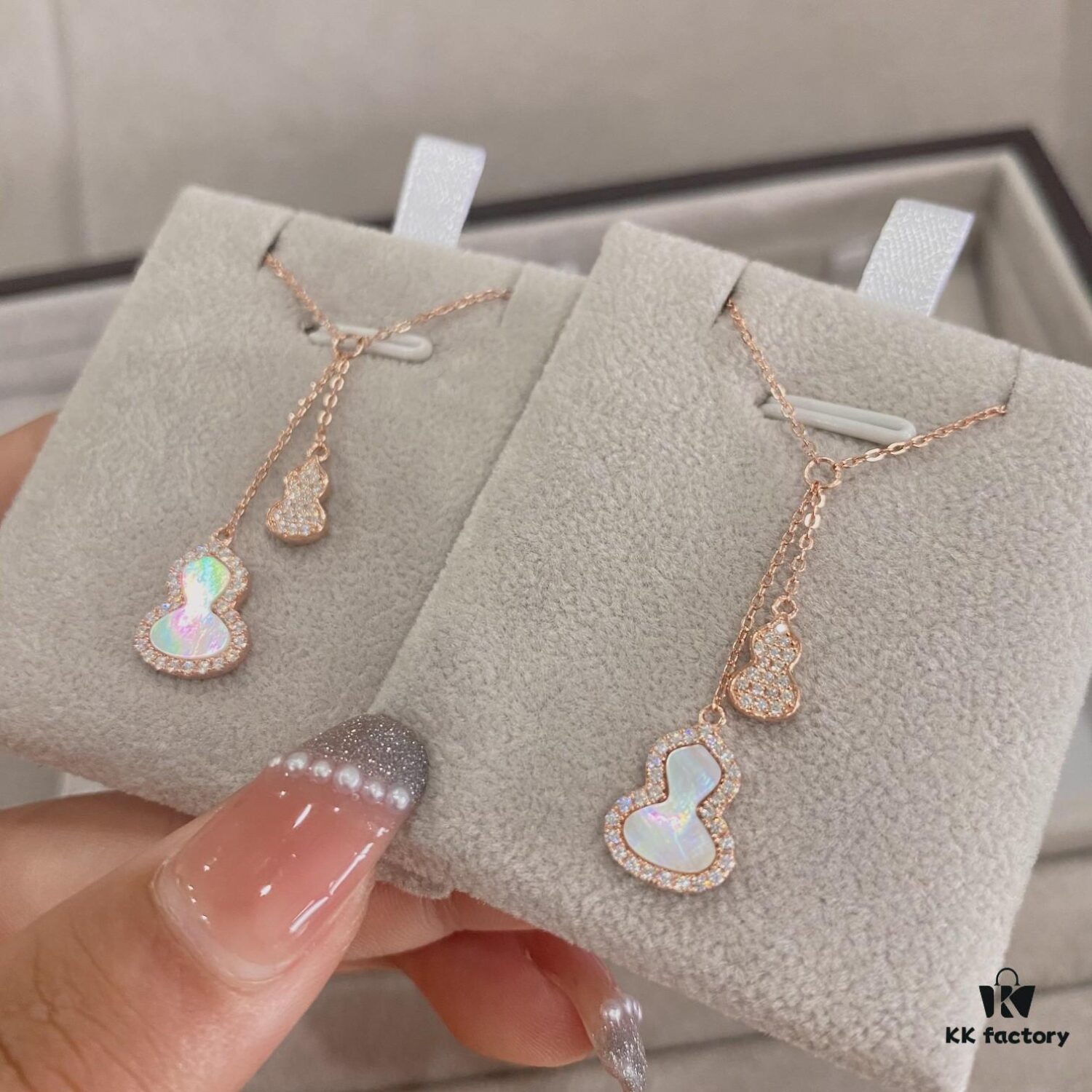 692fd89899f2d84055c8ad00 Qeelin White Gold Double HuLu, Double Happiness, Exquisite and Precious Couture Wulu High Jewelry Collection