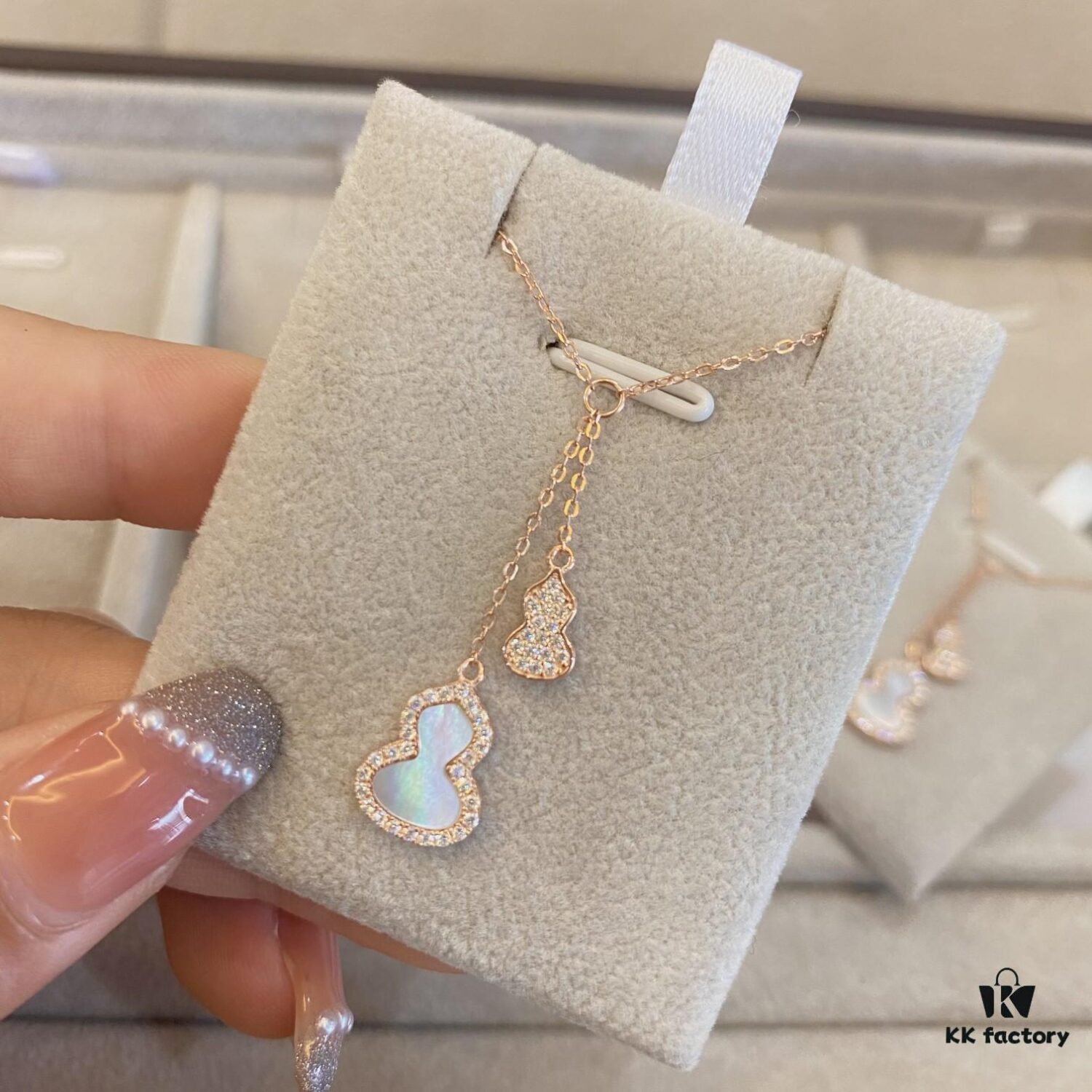 692fd89899f2d84055c8ad01 Qeelin White Gold Double HuLu, Double Happiness, Exquisite and Precious Couture Wulu High Jewelry Collection