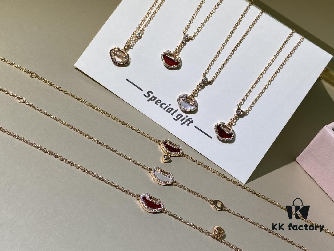 692fd89c99f2d84055c8ad0a Qeelin Yu Yi Collection Ruyi Lock Double Diamond Necklace