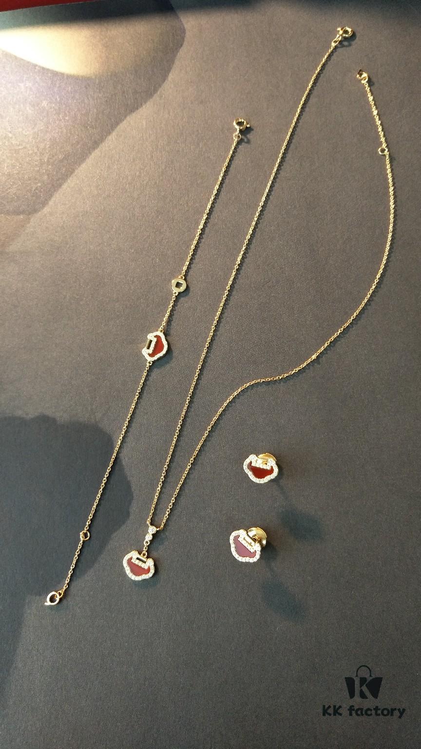 Qeelin Xiao Ruyi Necklace Collection Set