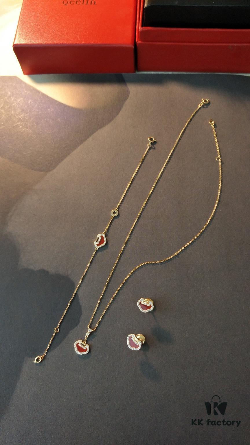 Qeelin Xiao Ruyi Necklace Collection Set