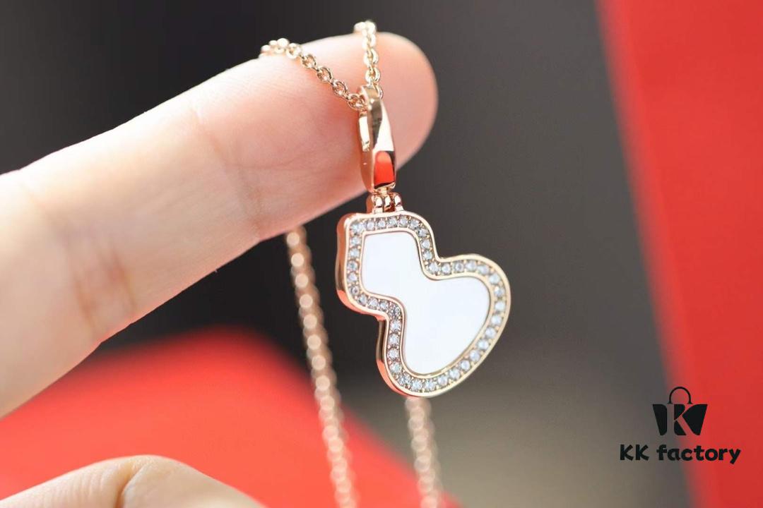 692fd91a99f2d84055c8add7 Qeelin Wulu Series Rose Gold and White Shell Gourd Necklace