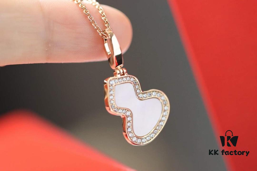 692fd91b99f2d84055c8add9 Qeelin Wulu Series Rose Gold and White Shell Gourd Necklace