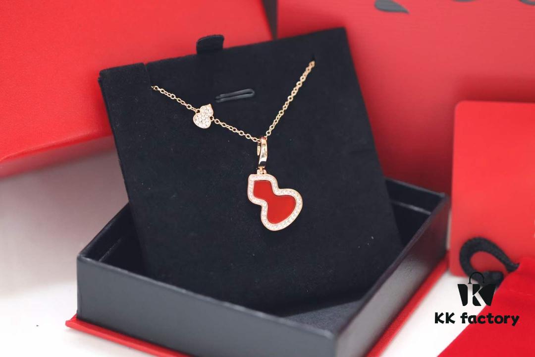 692fd91f99f2d84055c8ade2 Qeelin Wulu Rose Gold Gourd Necklace