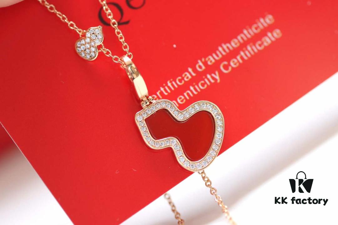 692fd92199f2d84055c8ade6 Qeelin Wulu Rose Gold Gourd Necklace