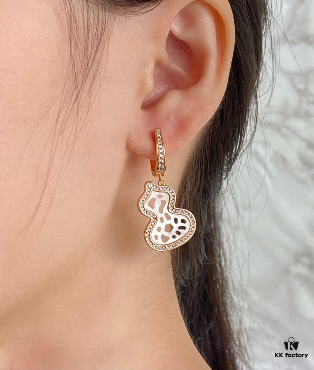 692fd92e99f2d84055c8adf9 Qeelin Wulu Lace Pearl Mother-of-Pearl Gourd Earrings, Exclusive Limited Edition with Libeiya