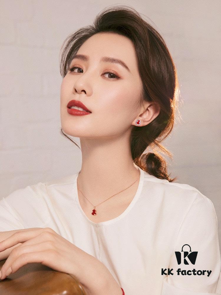 692fd94a99f2d84055c8ae2f Jade Jewelry with Oriental Charm, 'Fu Lu' Complete, Beautiful in Appearance and Meaning
