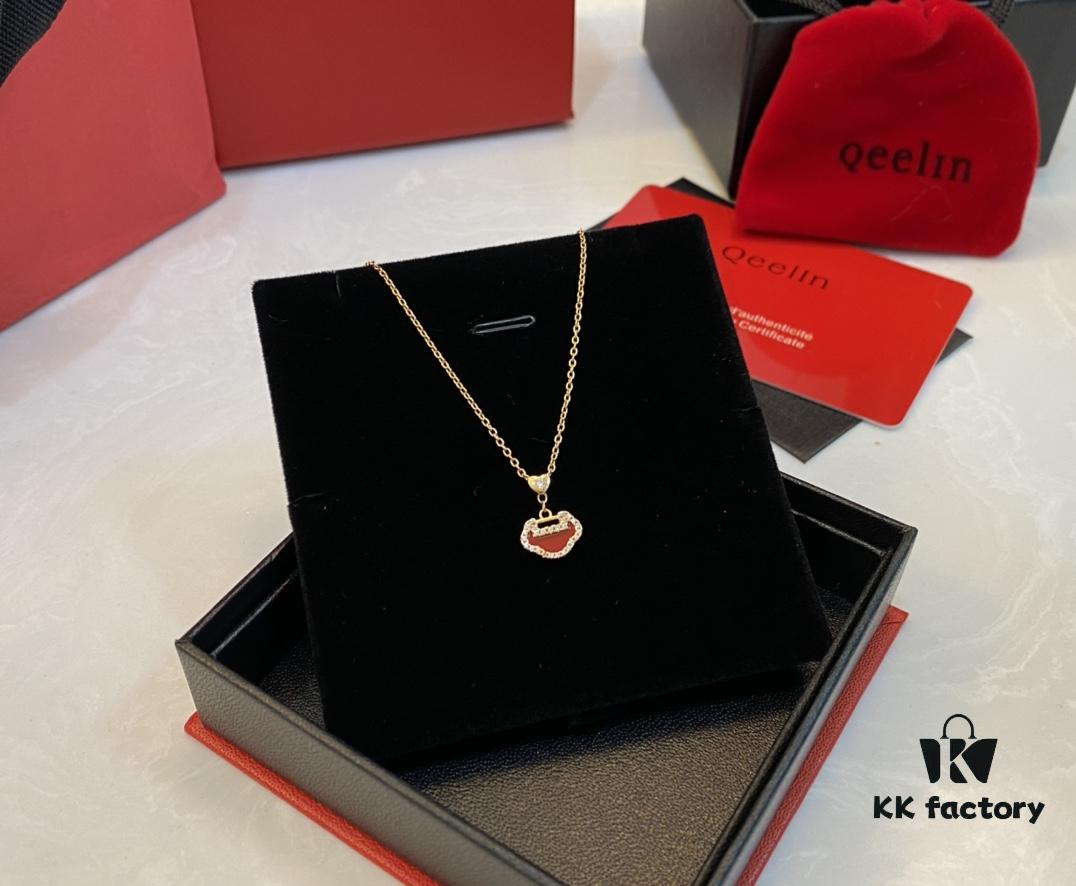 692fd99e99f2d84055c8aea7 Real Photo of Little Red Lock Pendant, Exquisitely Crafted with High-Grade Red Agate and Encrusted Diamonds Resembling a Traditional Ruyi Lock