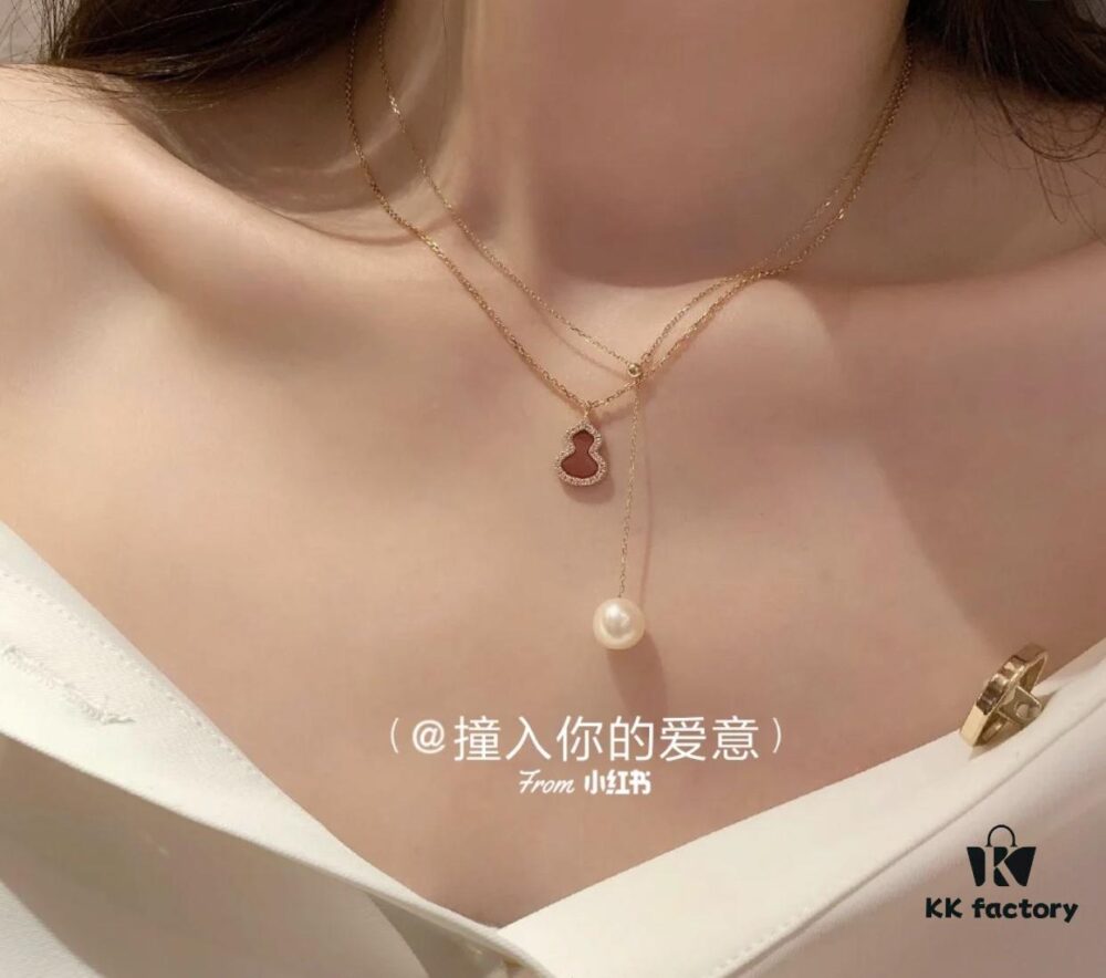 692fd9aa99f2d84055c8aebf Classic Style Never Goes Out of Fashion, This Small Gourd Necklace Is Versatile and Matches Any Outfit