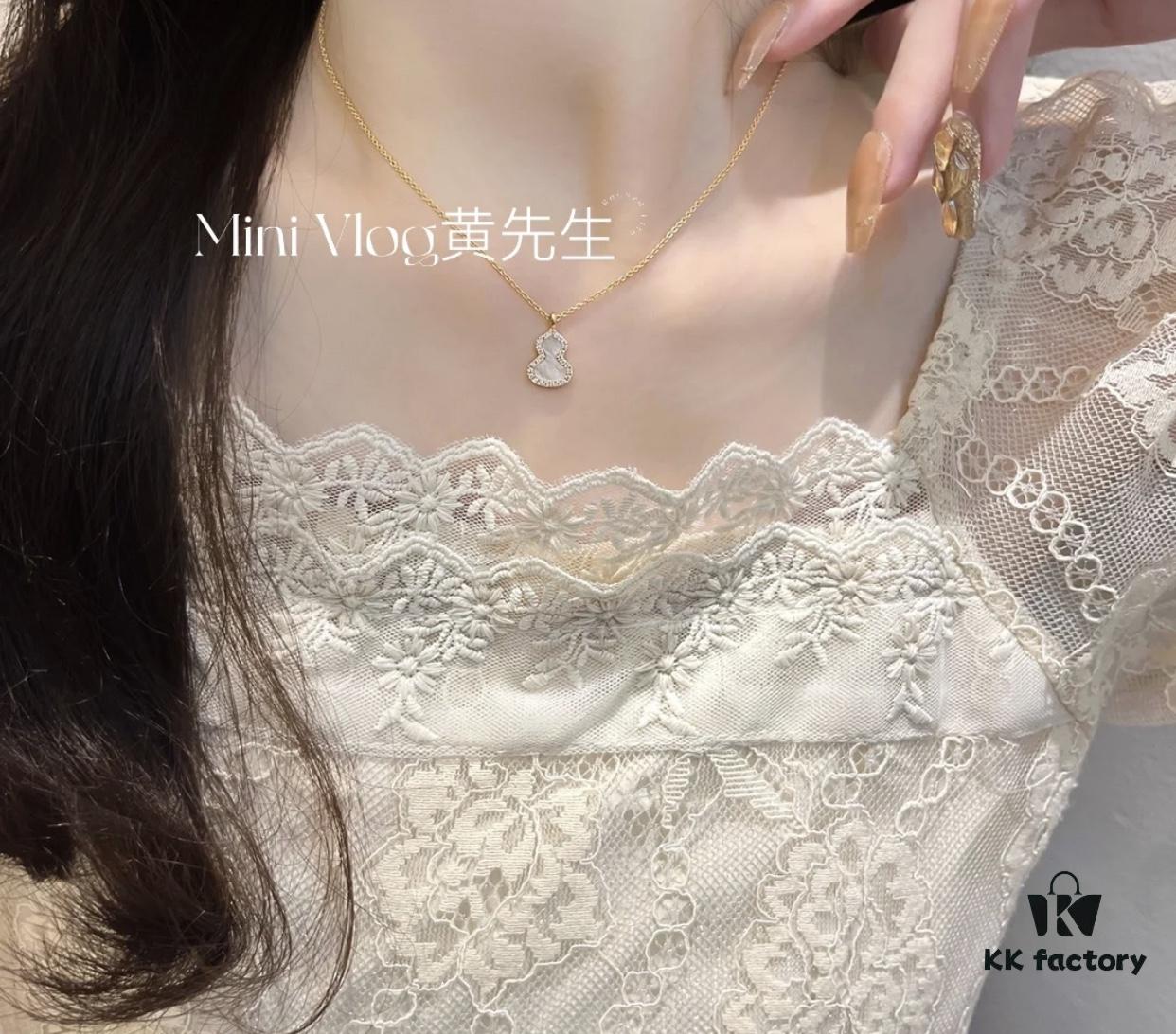 692fd9ac99f2d84055c8aec2 Classic Style Never Goes Out of Fashion, This Small Gourd Necklace Is Versatile and Matches Any Outfit