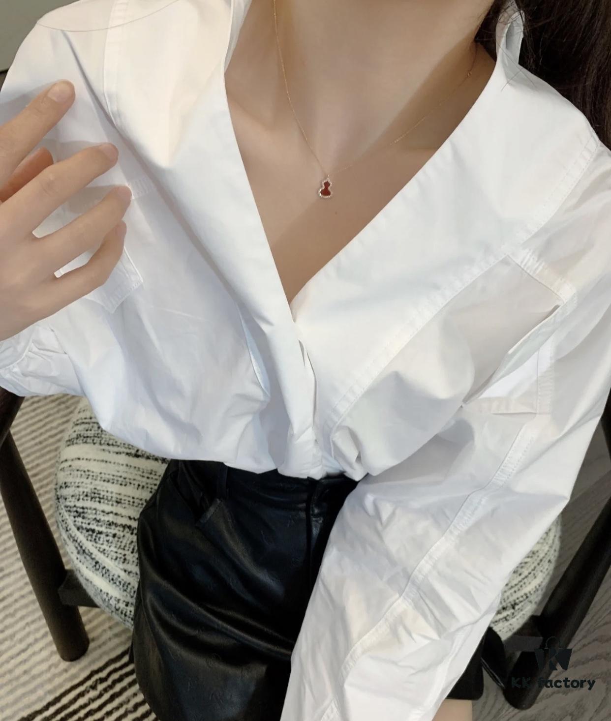 692fd9ad99f2d84055c8aec4 Classic Style Never Goes Out of Fashion, This Small Gourd Necklace Is Versatile and Matches Any Outfit