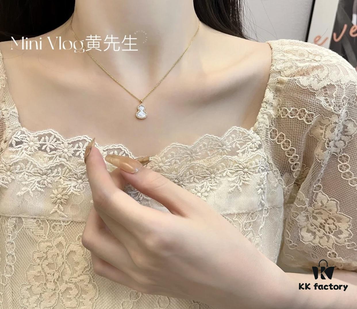 692fd9ae99f2d84055c8aec6 Classic Style Never Goes Out of Fashion, This Small Gourd Necklace Is Versatile and Matches Any Outfit