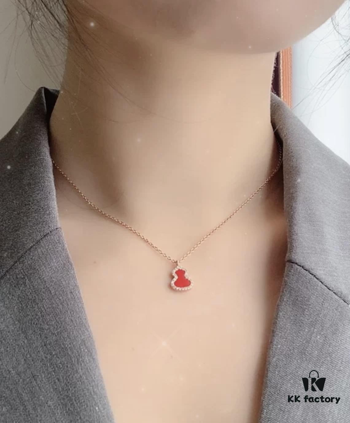 692fd9ae99f2d84055c8aec7 Classic Style Never Goes Out of Fashion, This Small Gourd Necklace Is Versatile and Matches Any Outfit