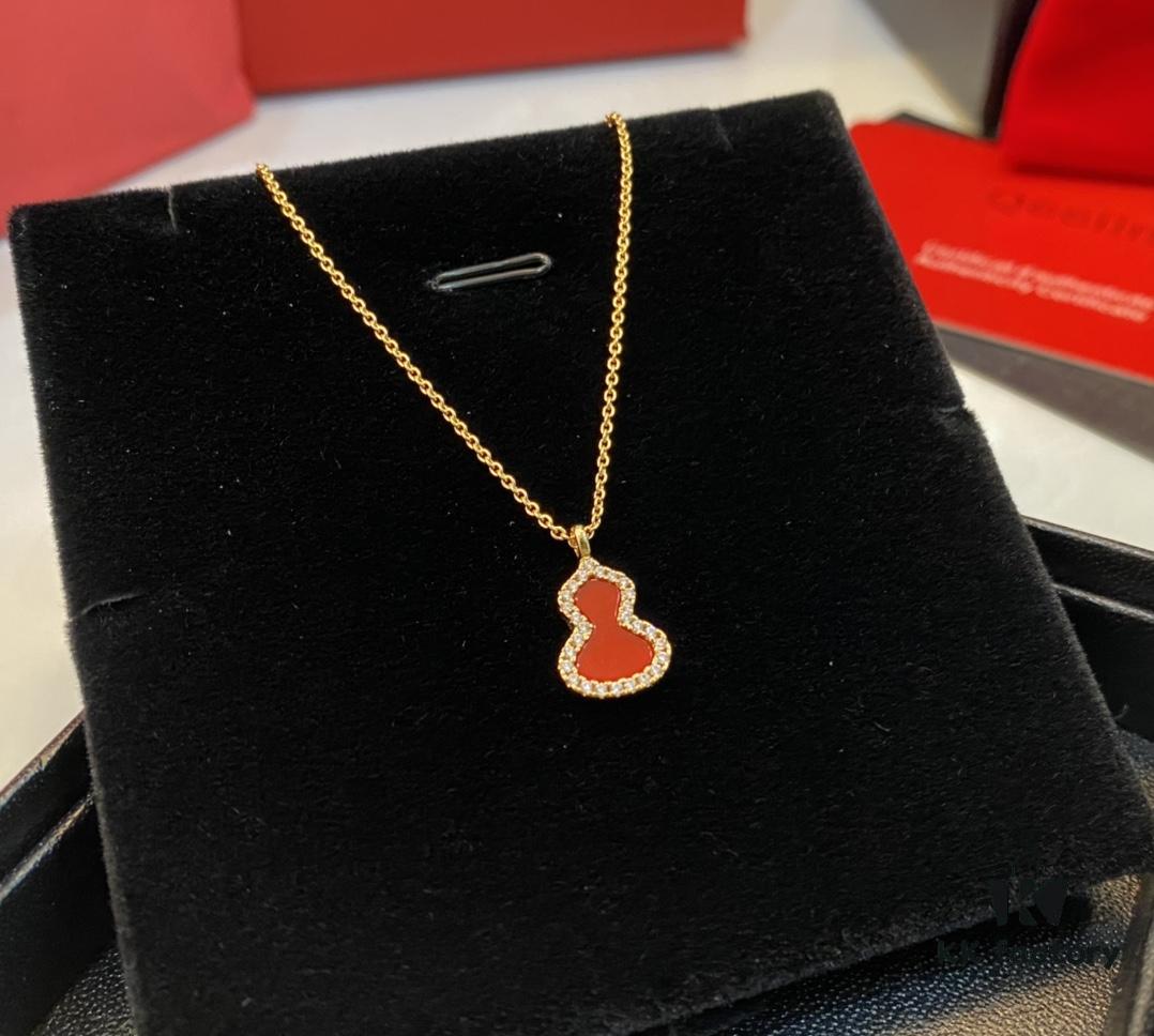 692fd9b699f2d84055c8aed3 Red Gourd Real Shot: Red Agate Necklace with Vivid Color and Crystal Clarity