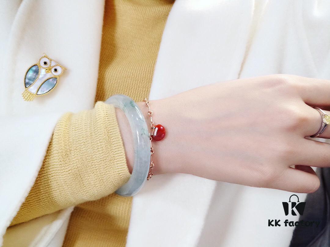 692fda2d99f2d84055c8af62 Qeelin Kirin Yu Yi Series Red Agate Necklace-Bracelet, Good Fortune Lock Design