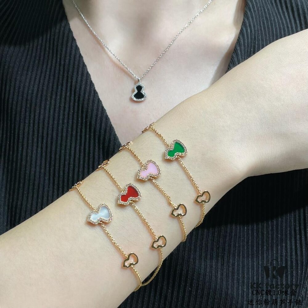 692fda5599f2d84055c8af93 Kirin Mini Pink Gourd Bracelet, Wealth-Attracting and Stylish, Elegant and Versatile Design with Thick Gold Plating for a Genuine Gold Look