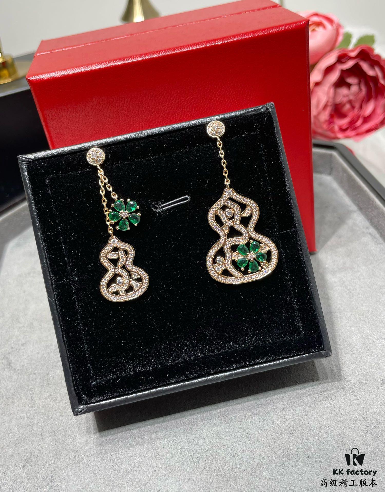692fda5699f2d84055c8af95 Qeelin Wulu Lace Enamel Earrings