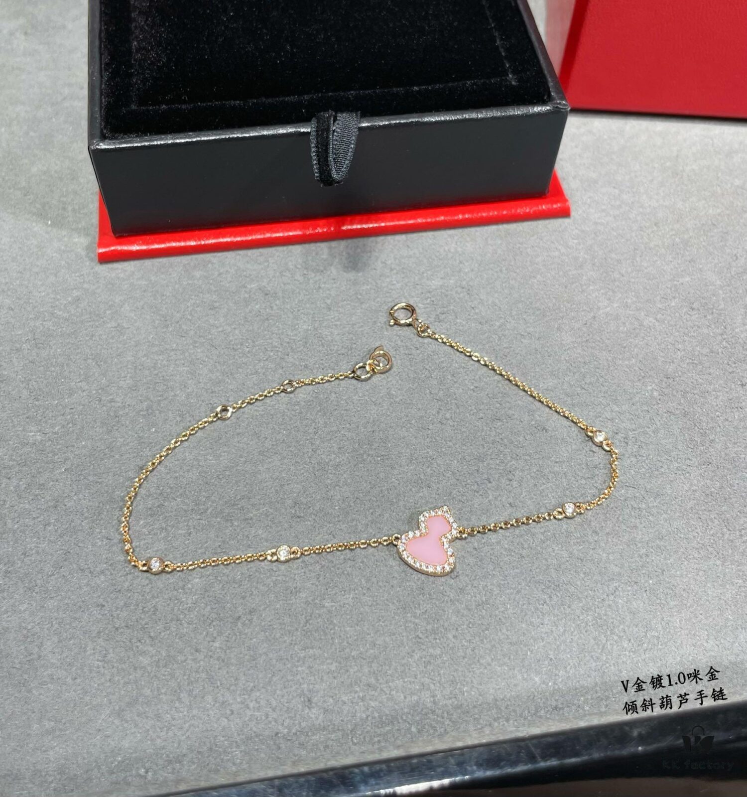 692fda6c99f2d84055c8afae Kirin Tilted Powder Gourd Bracelet, Stylish and Versatile with Thick Gold Plating and High-Carbon Diamond Accents