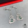 692fda7799f2d84055c8afbf Qeelin Wulu Lace Emerald Green Gourd Earrings
